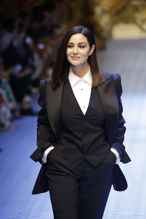 Monica Bellucci on ramp in suit