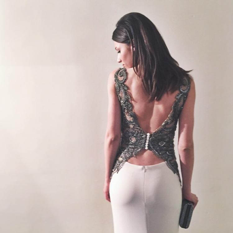 Úrsula Corberó Hot Photos backless without bra