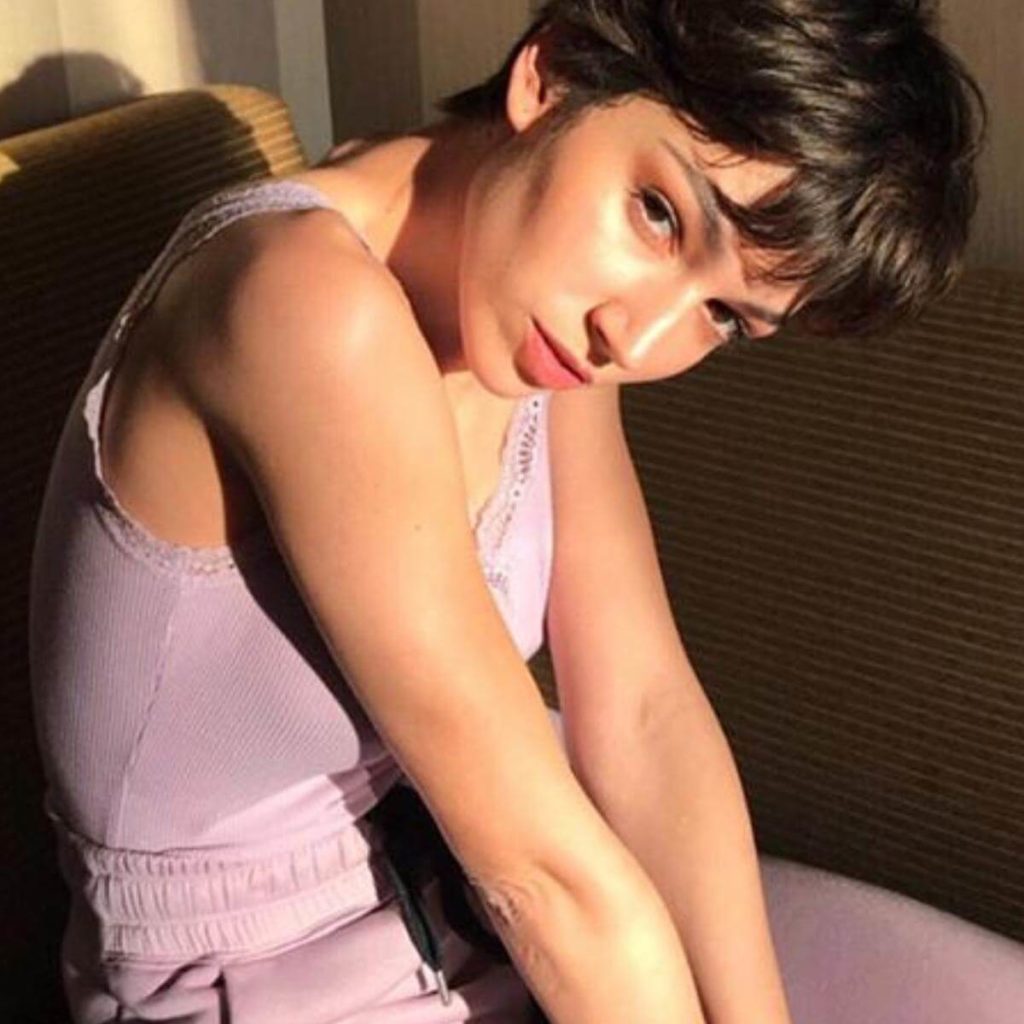 Úrsula Corberó Hot Photos sexy look